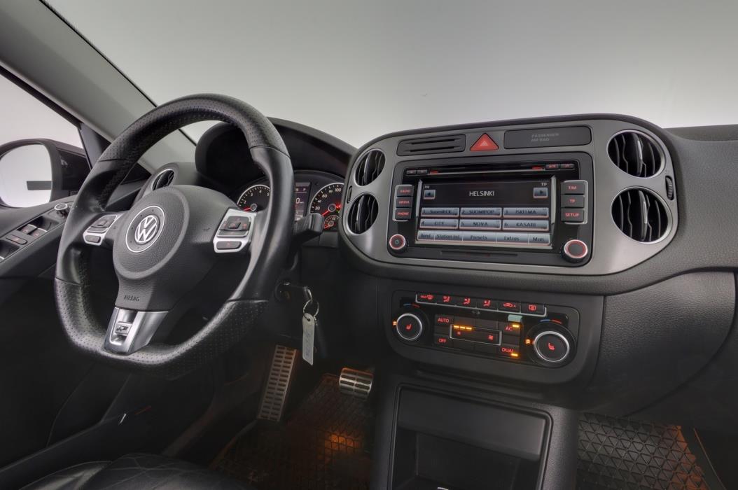 VOLKSWAGEN Tiguan 2011