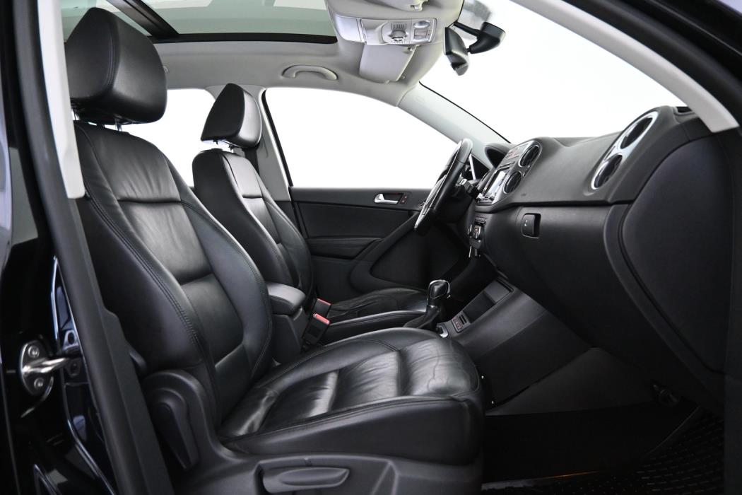 VOLKSWAGEN Tiguan 2011