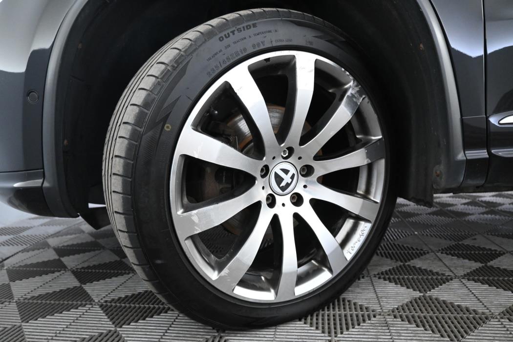 VOLKSWAGEN Tiguan 2011