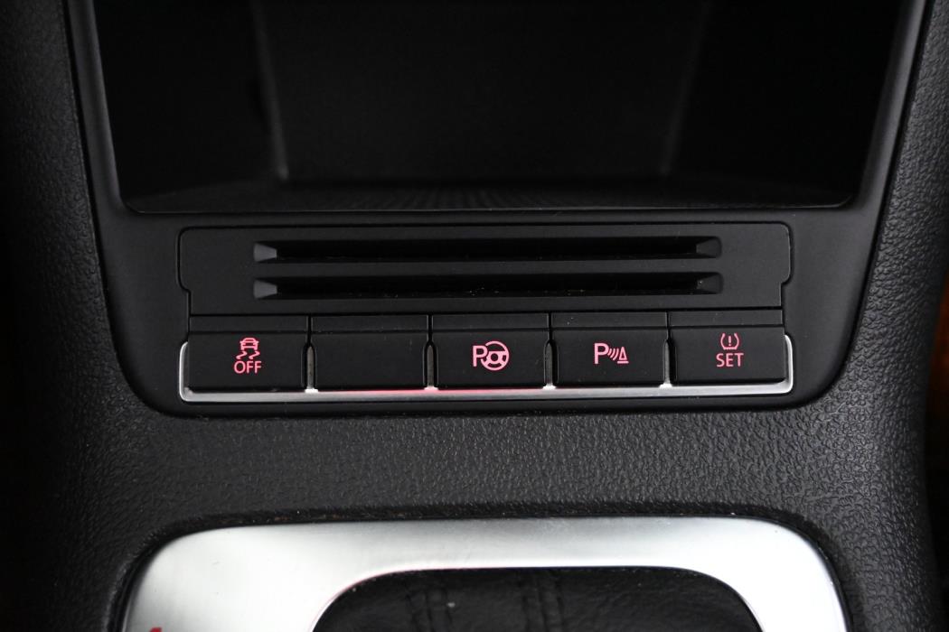 VOLKSWAGEN Tiguan 2011