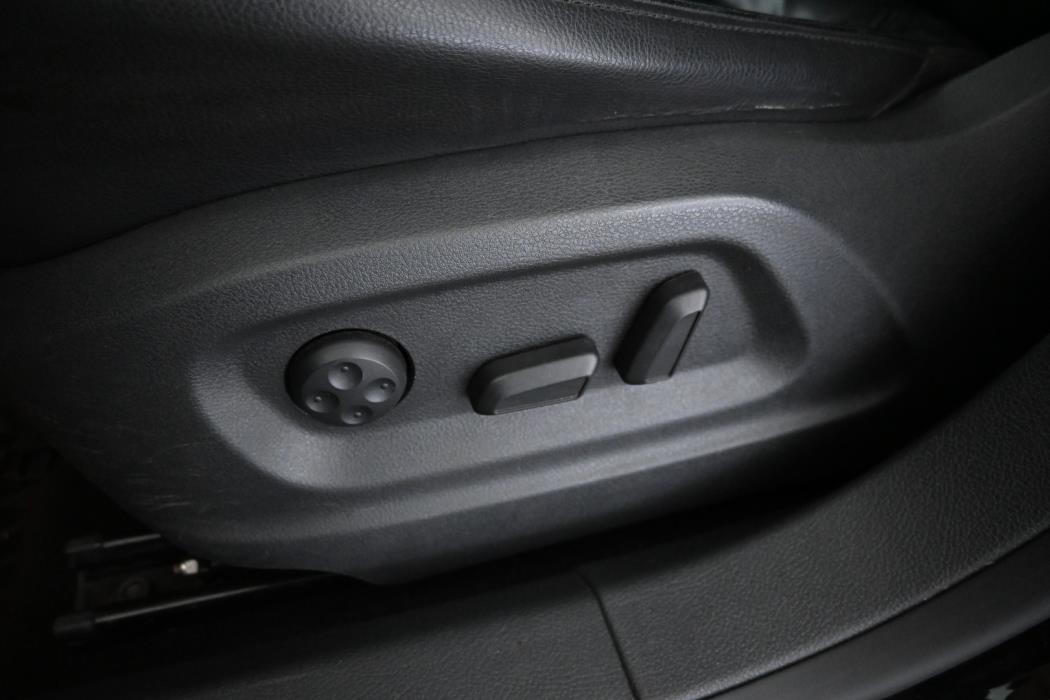 VOLKSWAGEN Tiguan 2011