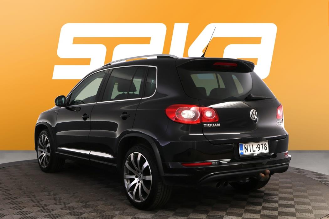 VOLKSWAGEN Tiguan 2011