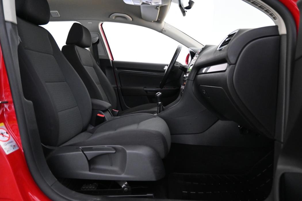 VOLKSWAGEN Golf 2012