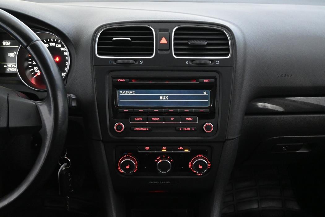 VOLKSWAGEN Golf 2012
