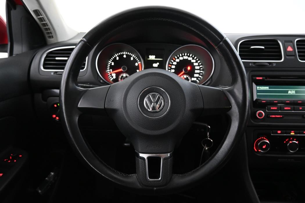 VOLKSWAGEN Golf 2012