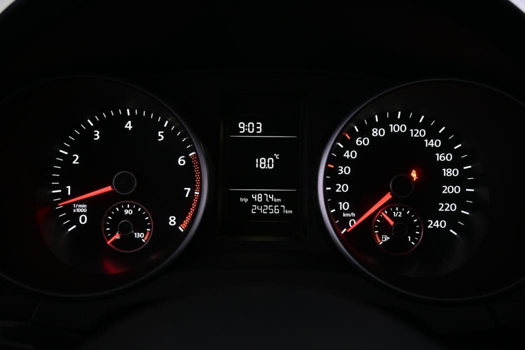 VOLKSWAGEN Golf 2012