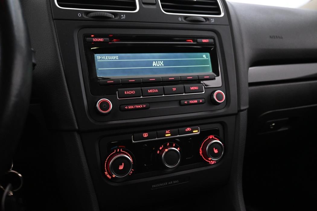 VOLKSWAGEN Golf 2012