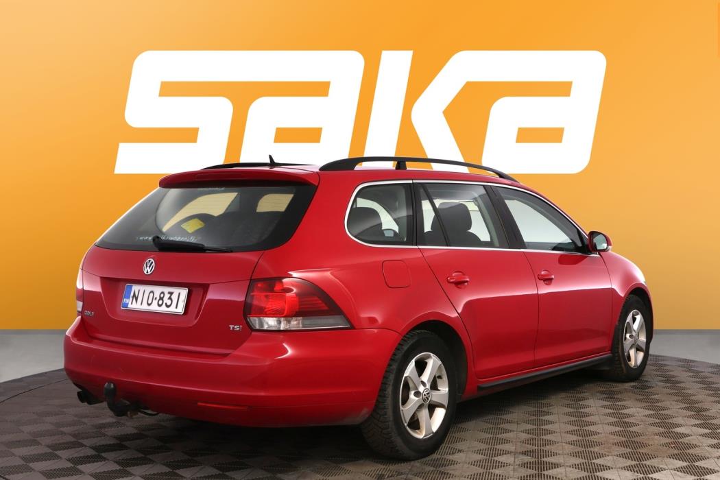 VOLKSWAGEN Golf 2012