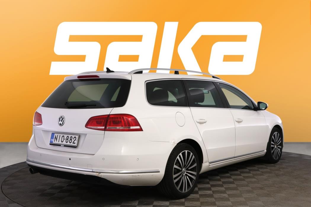 VOLKSWAGEN Passat 2012