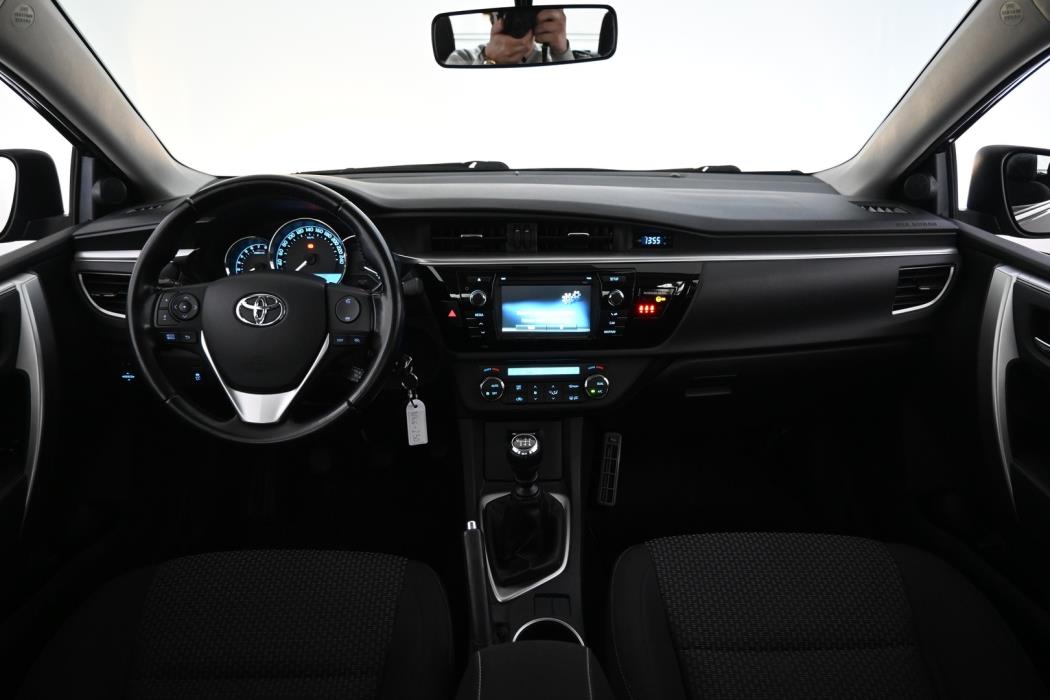 TOYOTA Corolla 2016