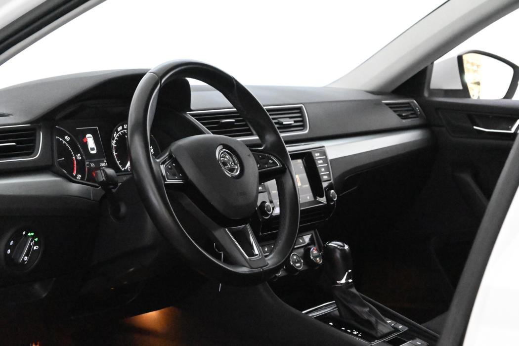 SKODA Superb 2016