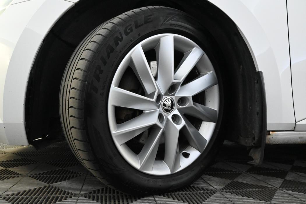 SKODA Superb 2016