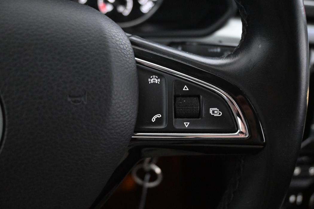 SKODA Superb 2016