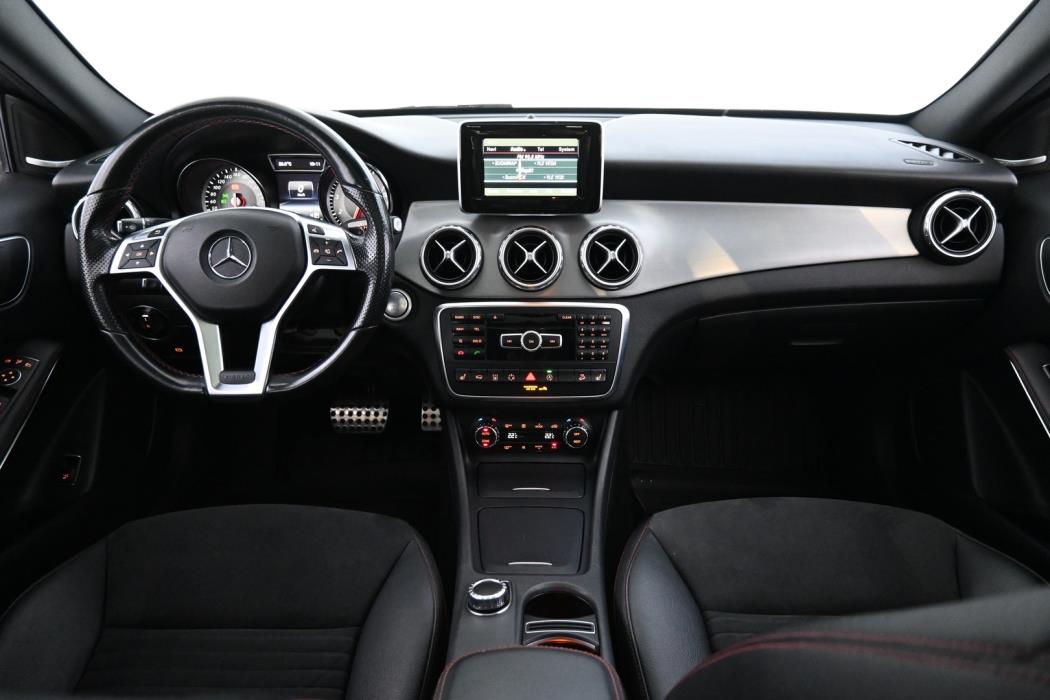 MERCEDES-BENZ GLA 2015