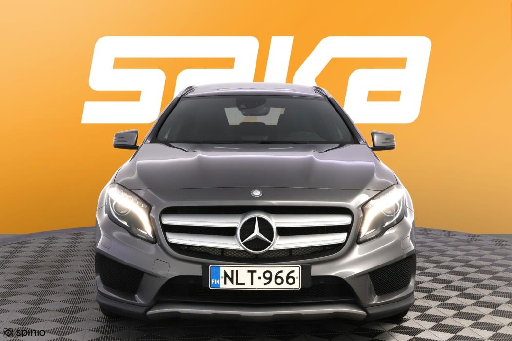 MERCEDES-BENZ GLA 2015