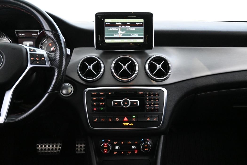 MERCEDES-BENZ GLA 2015