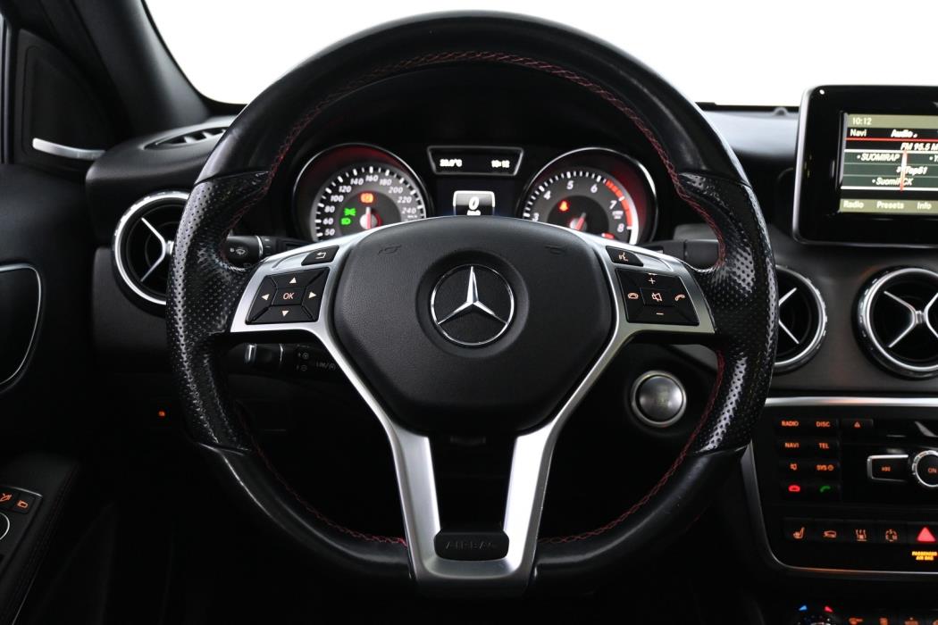 MERCEDES-BENZ GLA 2015