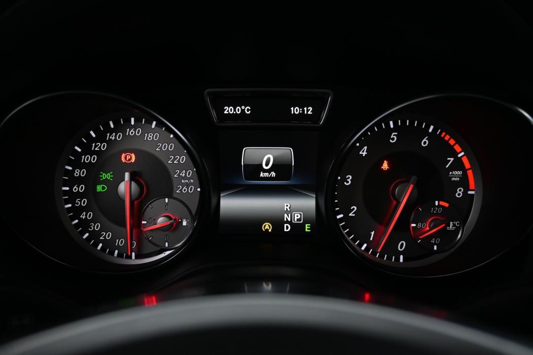 MERCEDES-BENZ GLA 2015