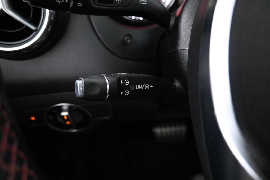 MERCEDES-BENZ GLA 2015