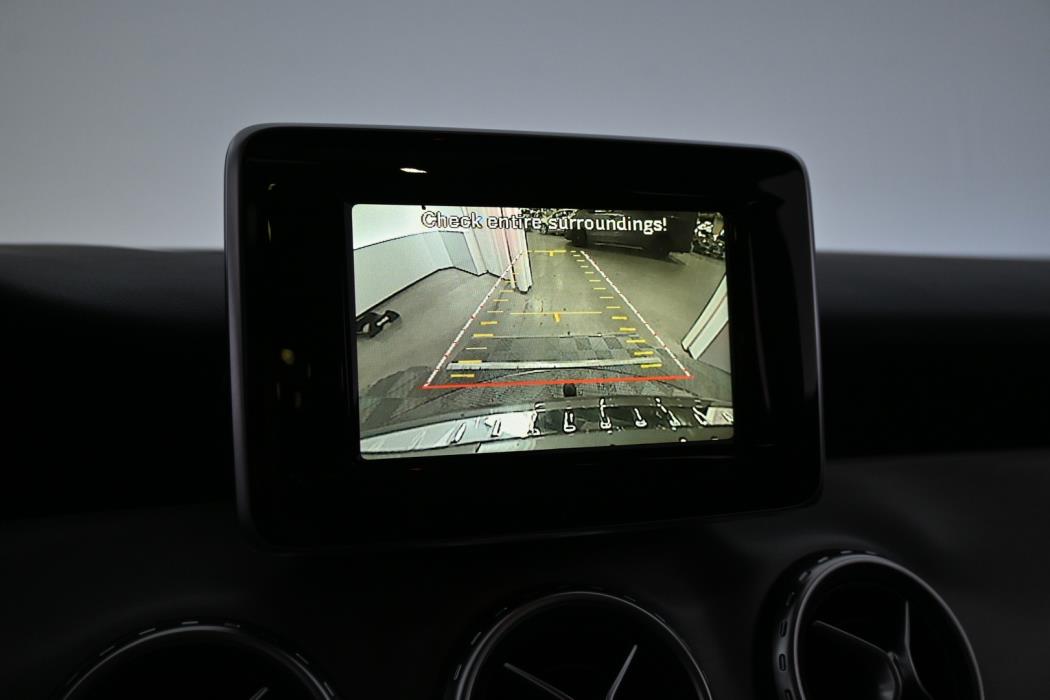 MERCEDES-BENZ GLA 2015