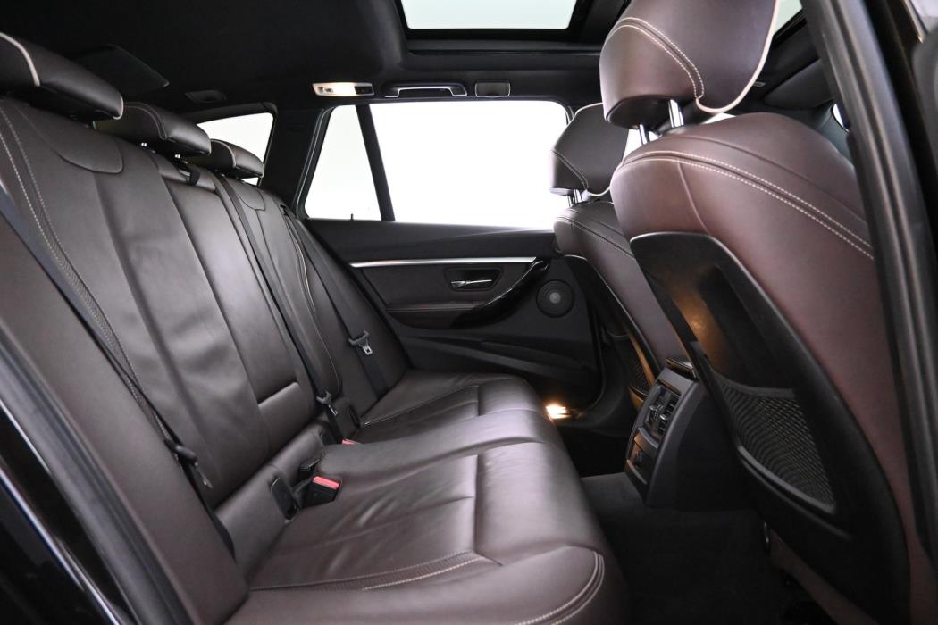 BMW 330 2016