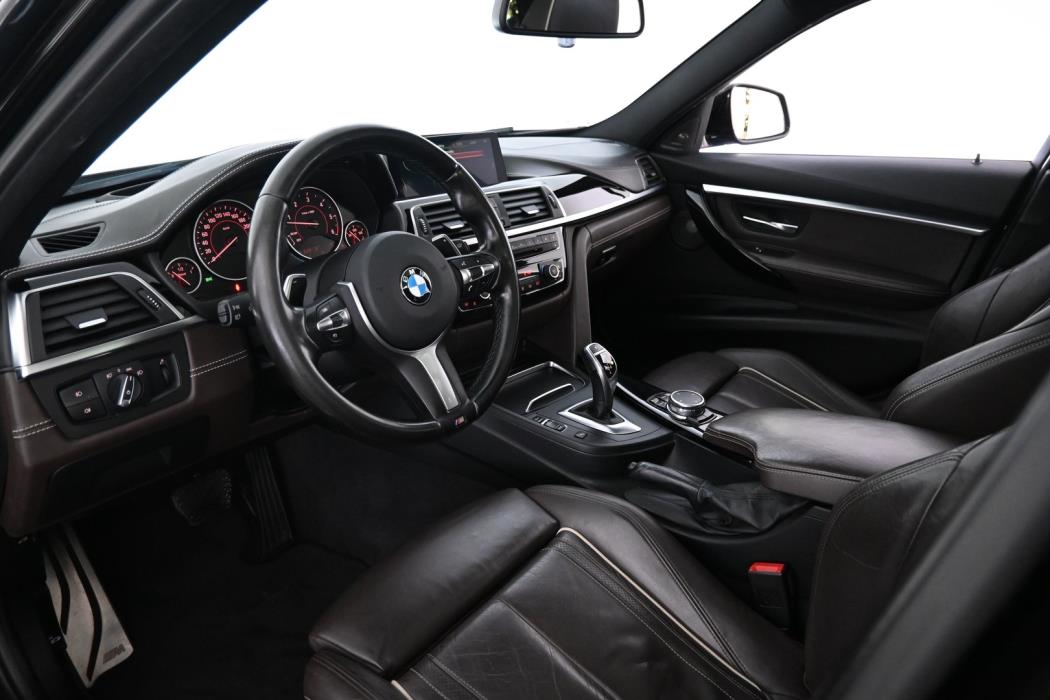 BMW 330 2016
