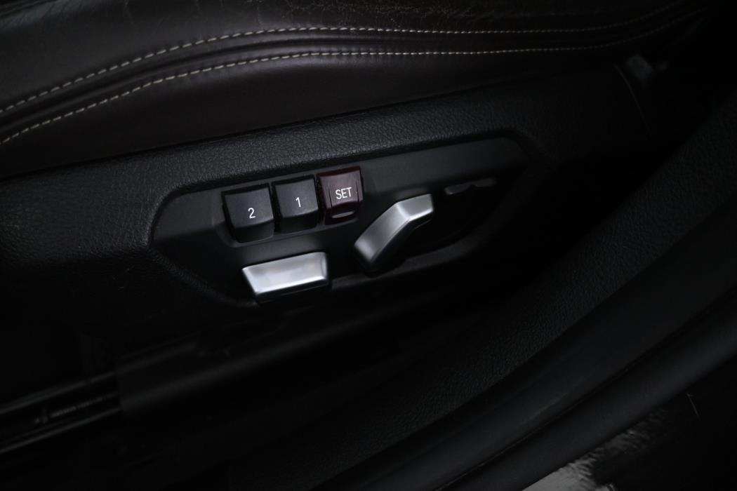 BMW 330 2016
