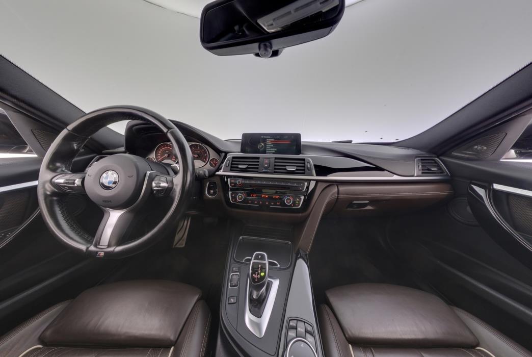 BMW 330 2016