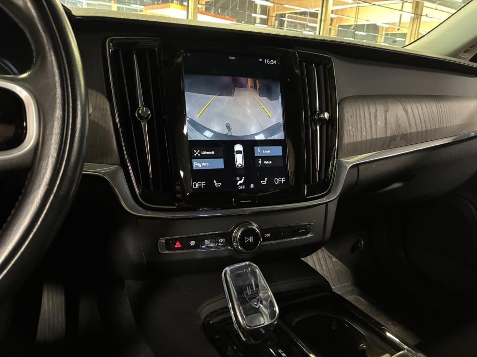 VOLVO V90 2021