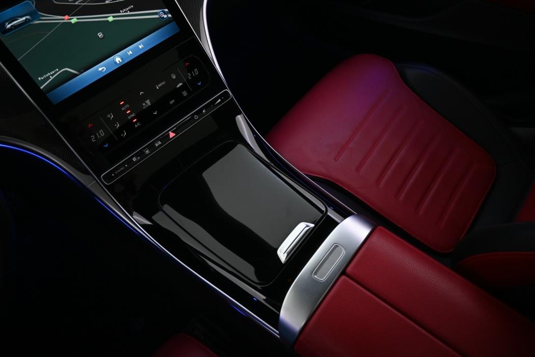 MERCEDES-BENZ C 2023