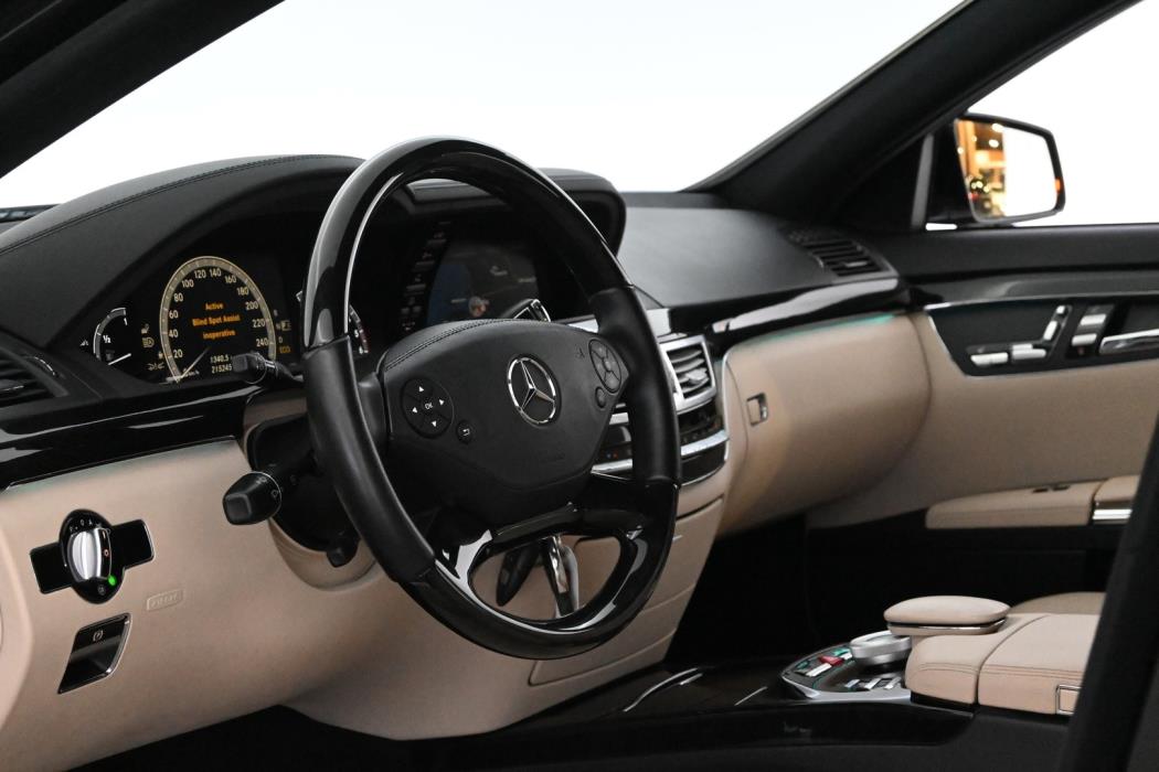 MERCEDES-BENZ S 2012