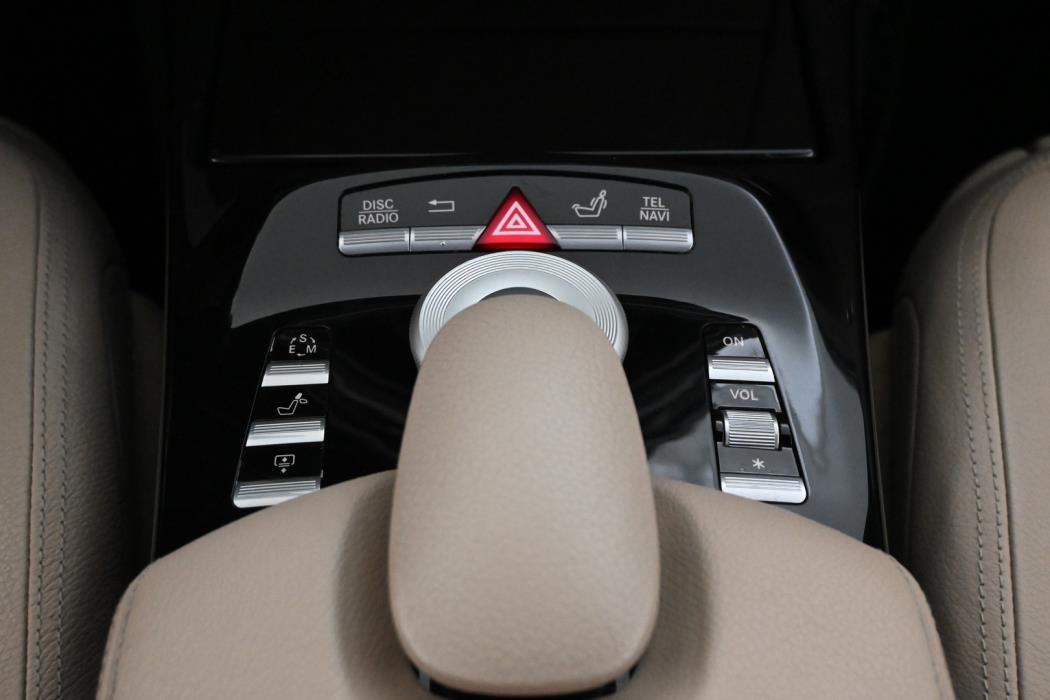 MERCEDES-BENZ S 2012