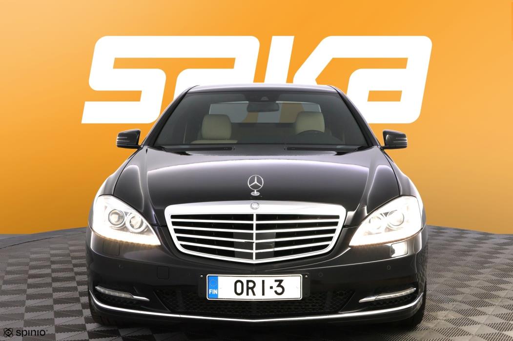 MERCEDES-BENZ S 2012