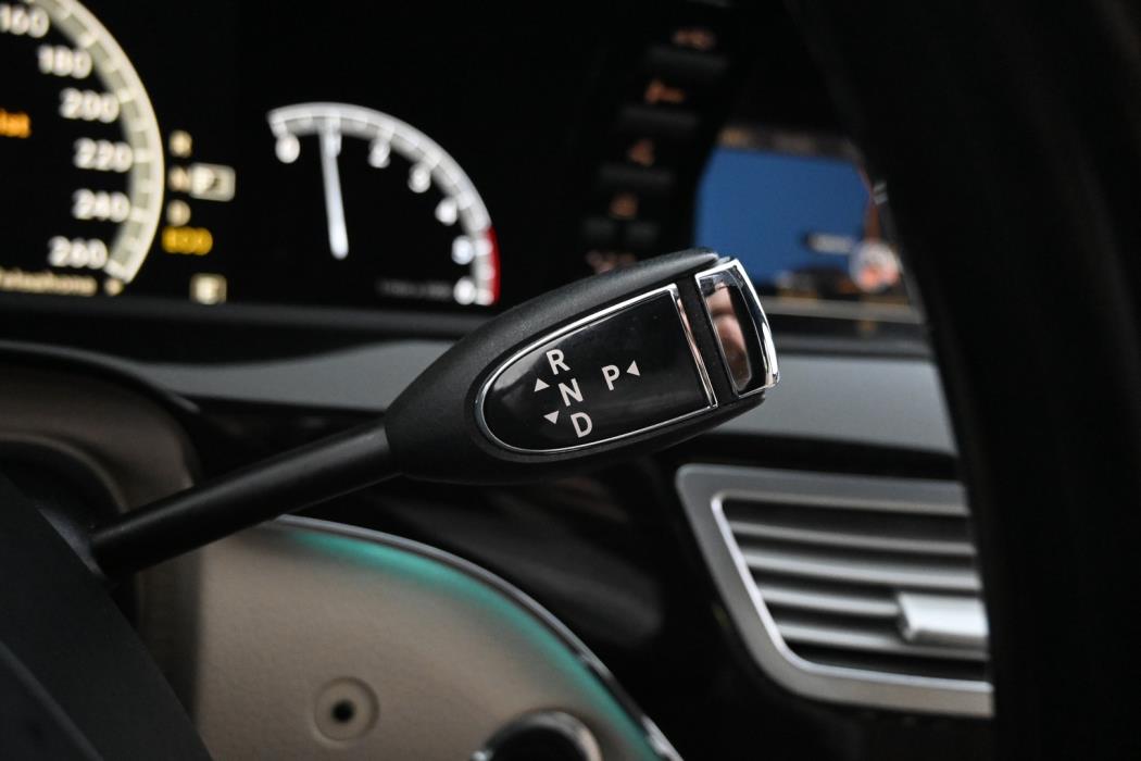 MERCEDES-BENZ S 2012