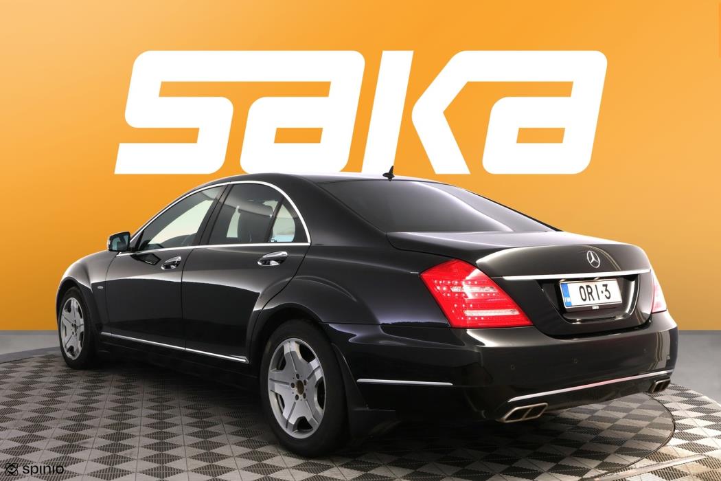 MERCEDES-BENZ S 2012