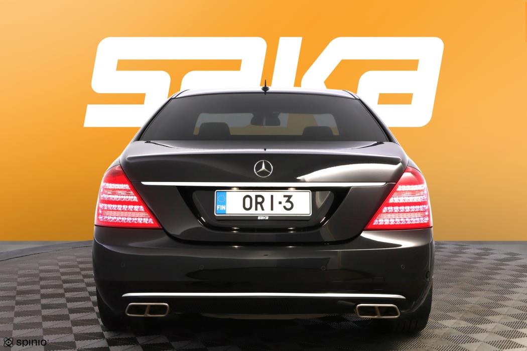 MERCEDES-BENZ S 2012