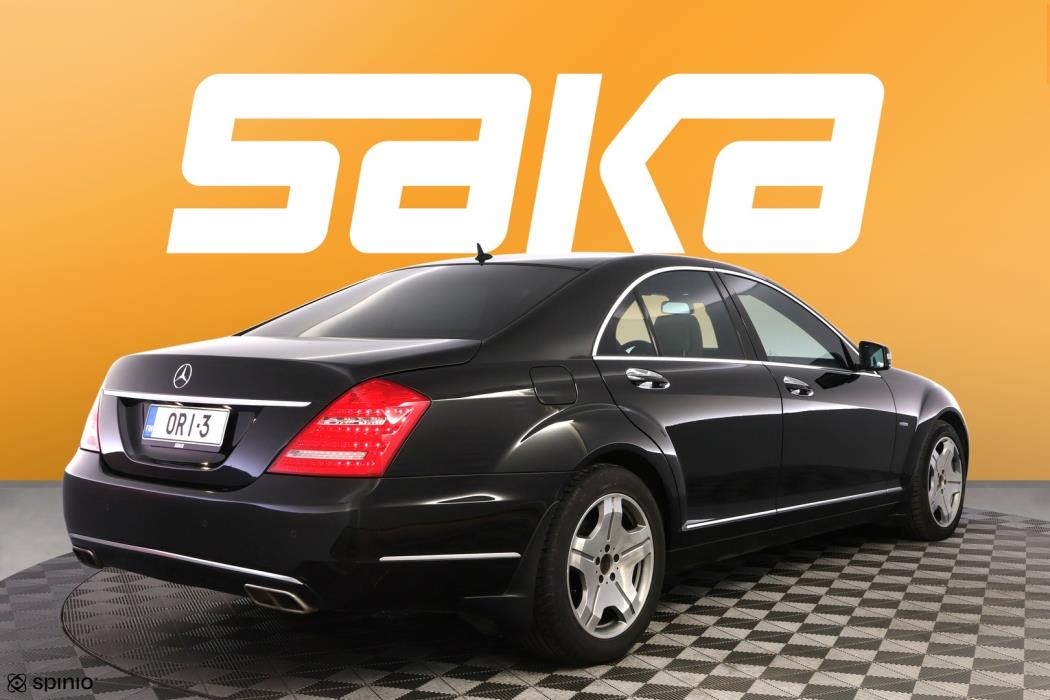 MERCEDES-BENZ S 2012