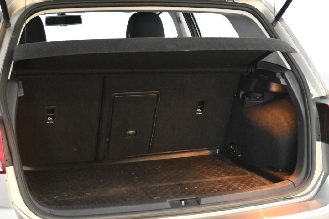 VOLKSWAGEN Golf 2013