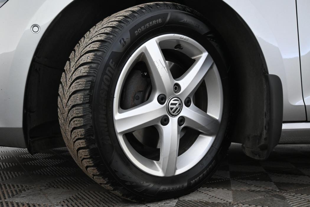 VOLKSWAGEN Golf 2013