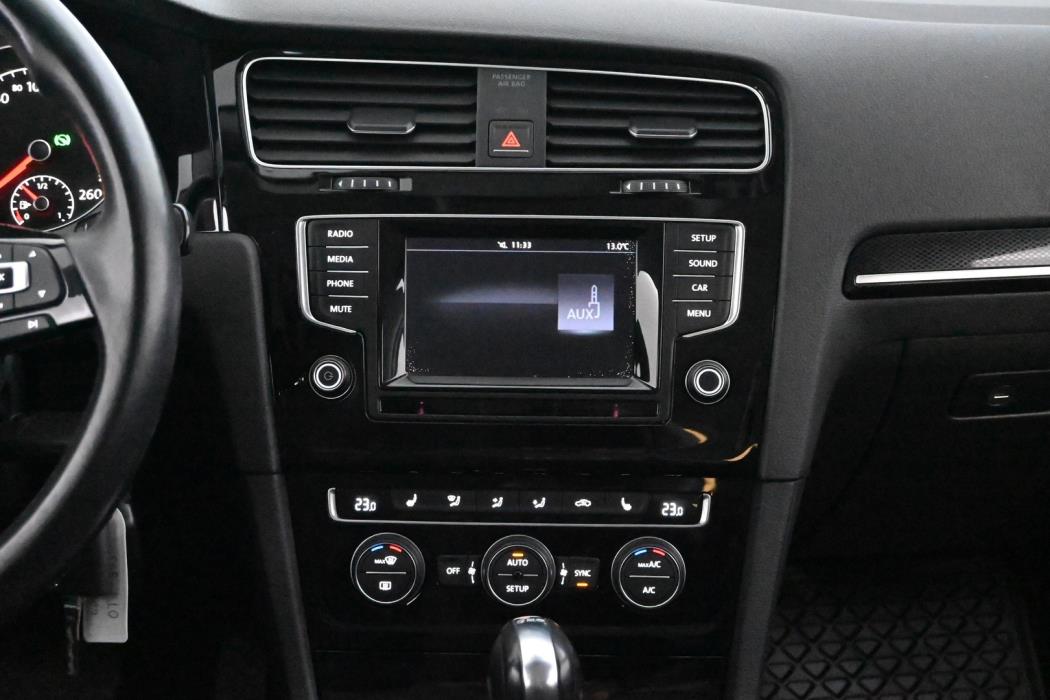 VOLKSWAGEN Golf 2013