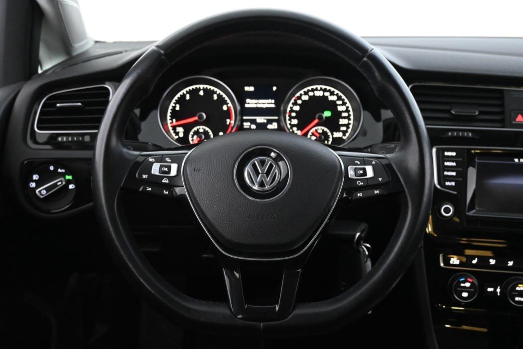 VOLKSWAGEN Golf 2013