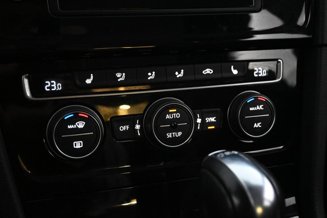 VOLKSWAGEN Golf 2013