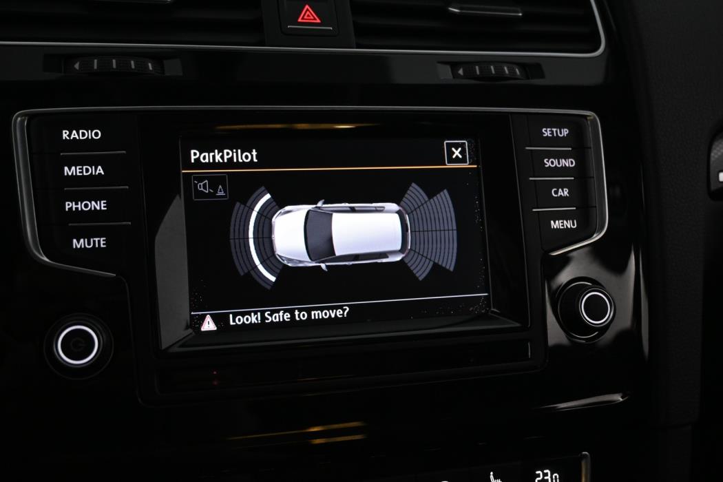 VOLKSWAGEN Golf 2013