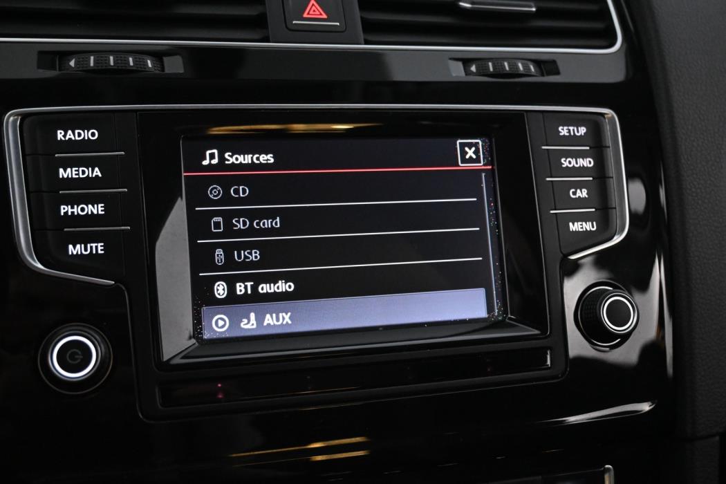 VOLKSWAGEN Golf 2013