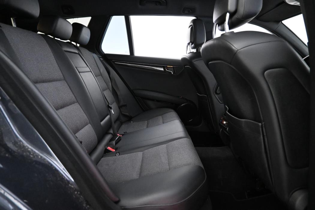 MERCEDES-BENZ C 2011