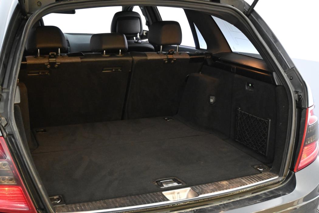 MERCEDES-BENZ C 2011