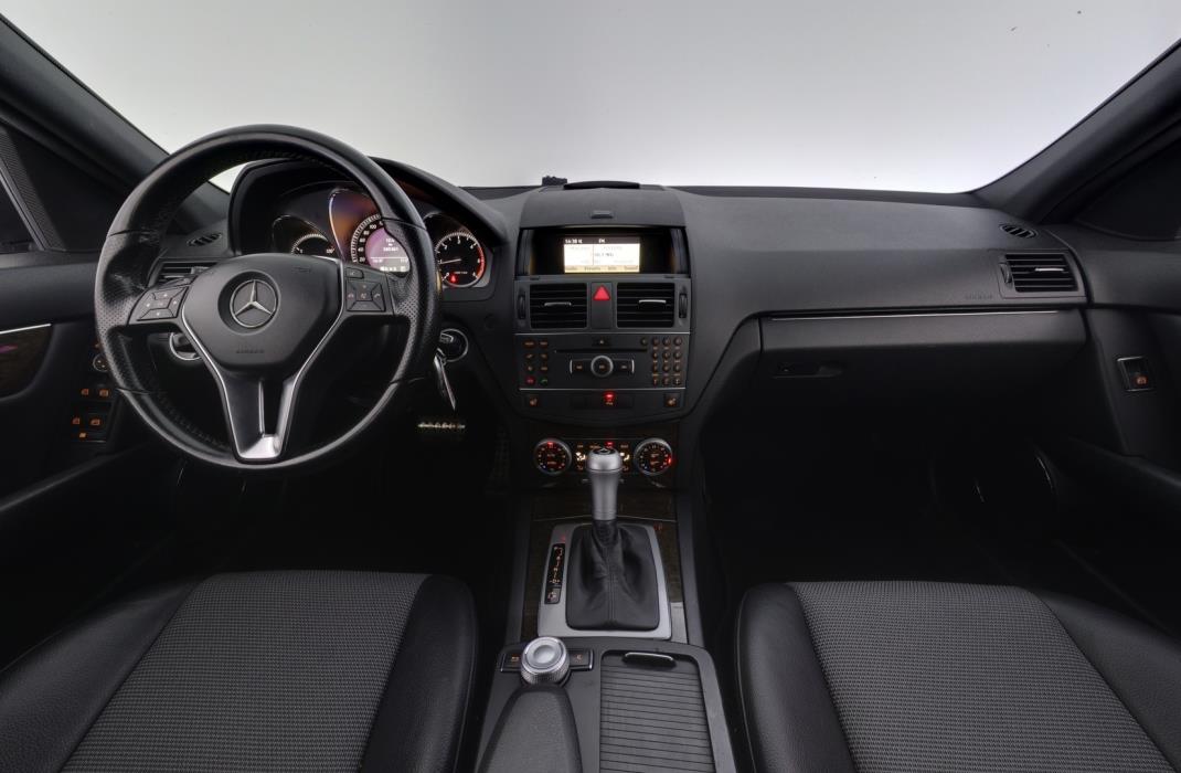 MERCEDES-BENZ C 2011