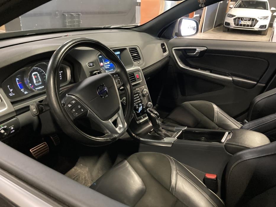 VOLVO V60 2017