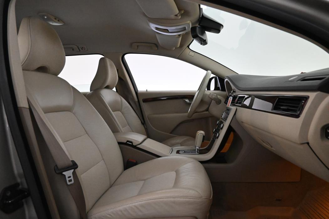 VOLVO V70 2007