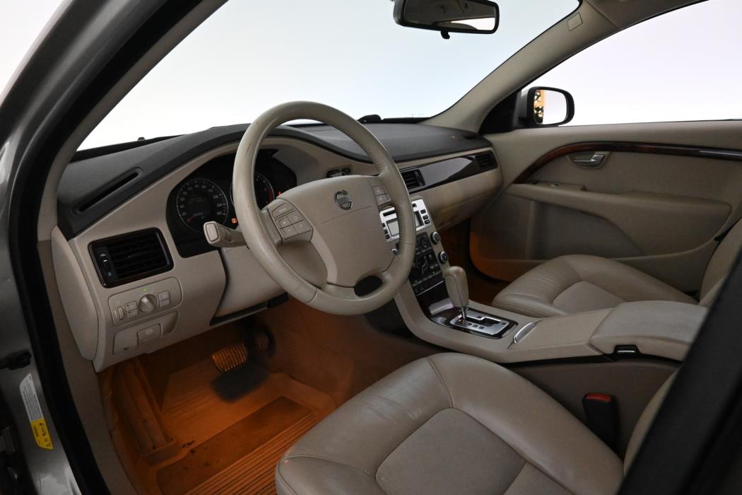 VOLVO V70 2007